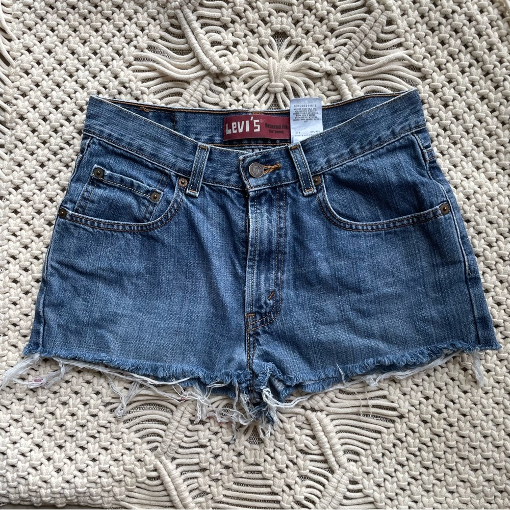 Levi’s 550 Classic Denim Cut Off Shorts Size 27